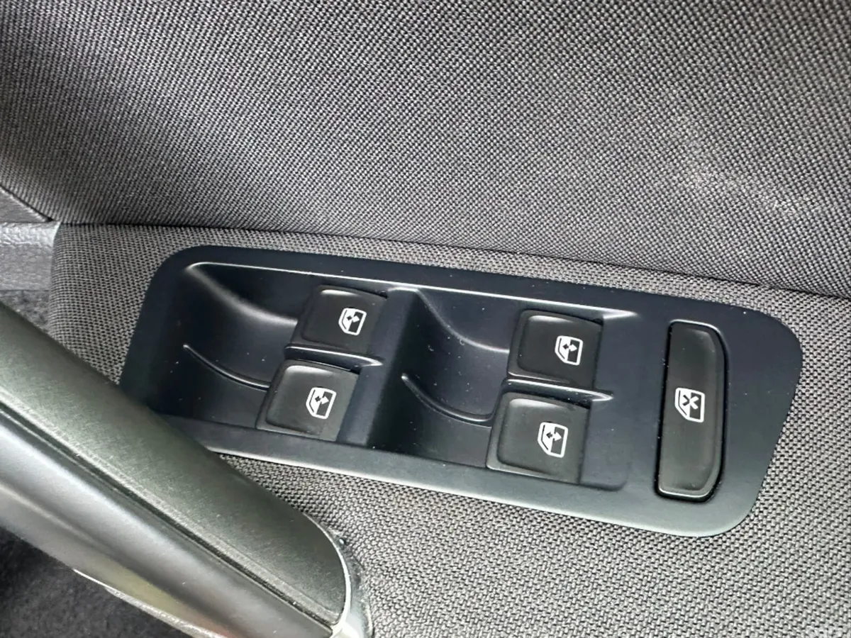 Volkswagen Golf Hatchback, Petrol, 2016, Silver