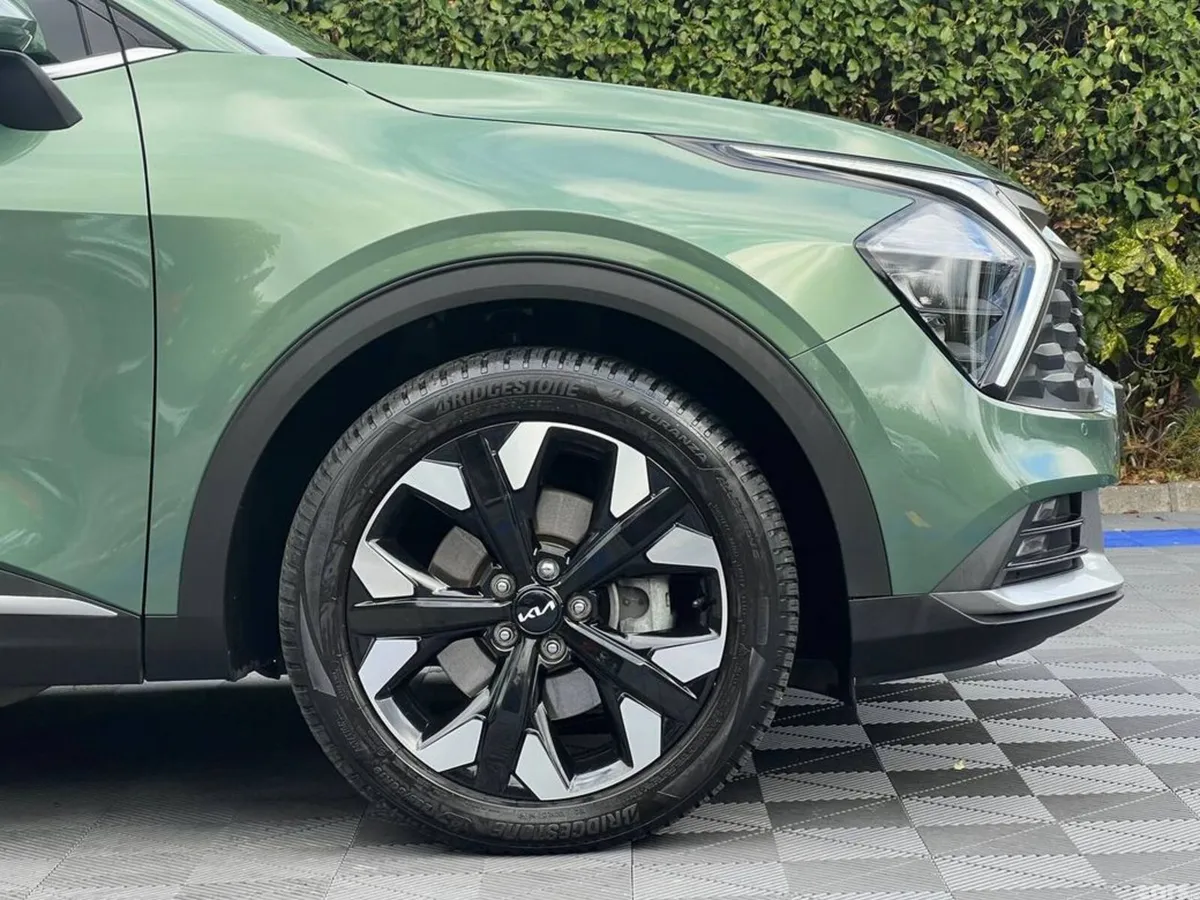 Kia Sportage SUV, Petrol Plug-in Hybrid, 2022, Green