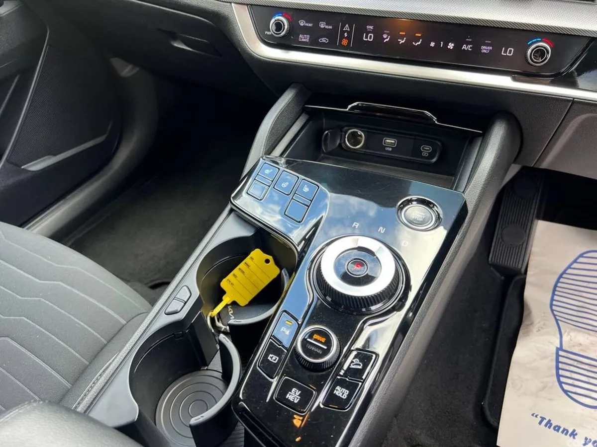 Kia Sportage SUV, Petrol Plug-in Hybrid, 2022, Green