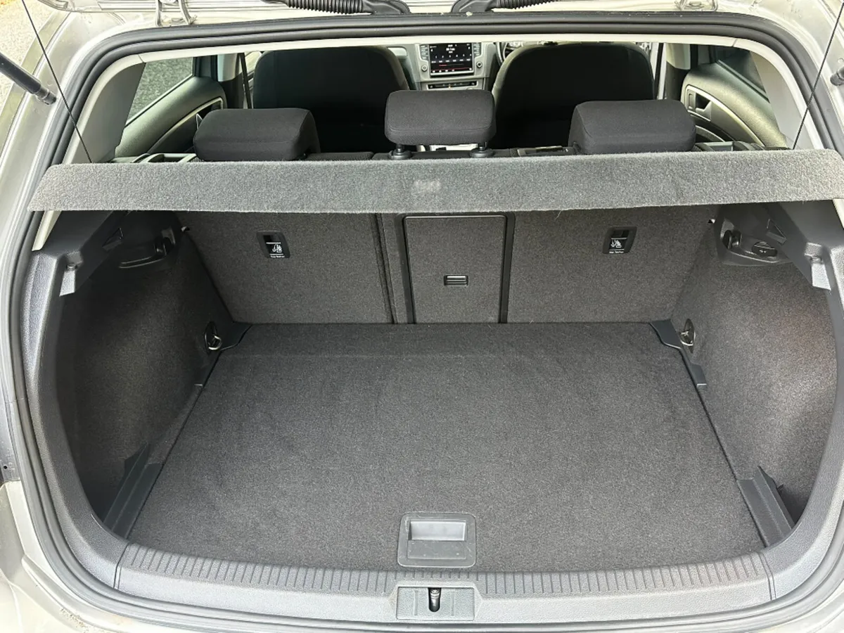 Volkswagen Golf Hatchback, Petrol, 2016, Silver