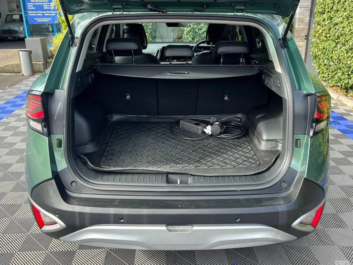 Kia Sportage SUV, Petrol Plug-in Hybrid, 2022, Green