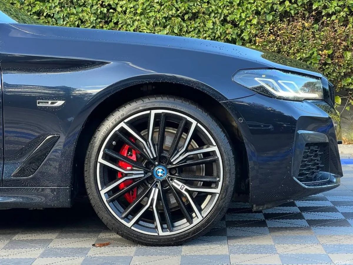 BMW 5-Series Saloon, Petrol Plug-in Hybrid, 2022, Black
