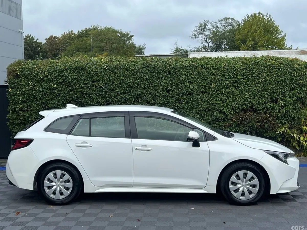 Toyota Corolla Estate, Petrol Hybrid, 2021, White