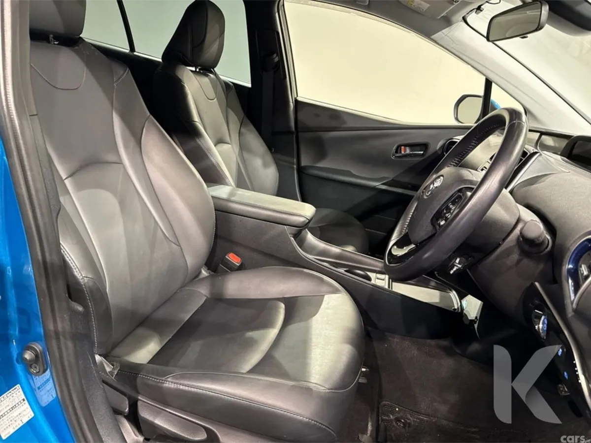 Toyota Prius Hatchback, Petrol Hybrid, 2022, Blue