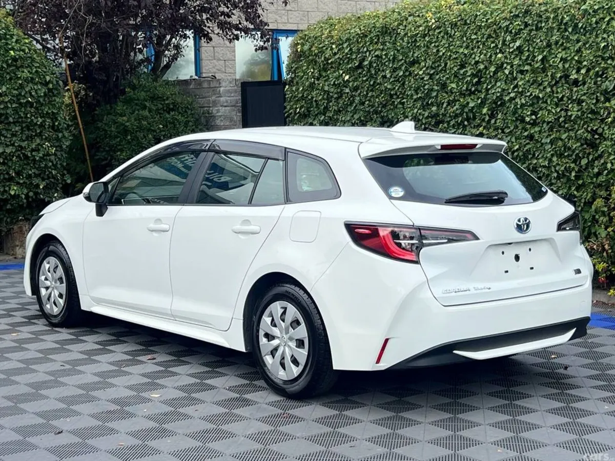 Toyota Corolla Estate, Petrol Hybrid, 2021, White