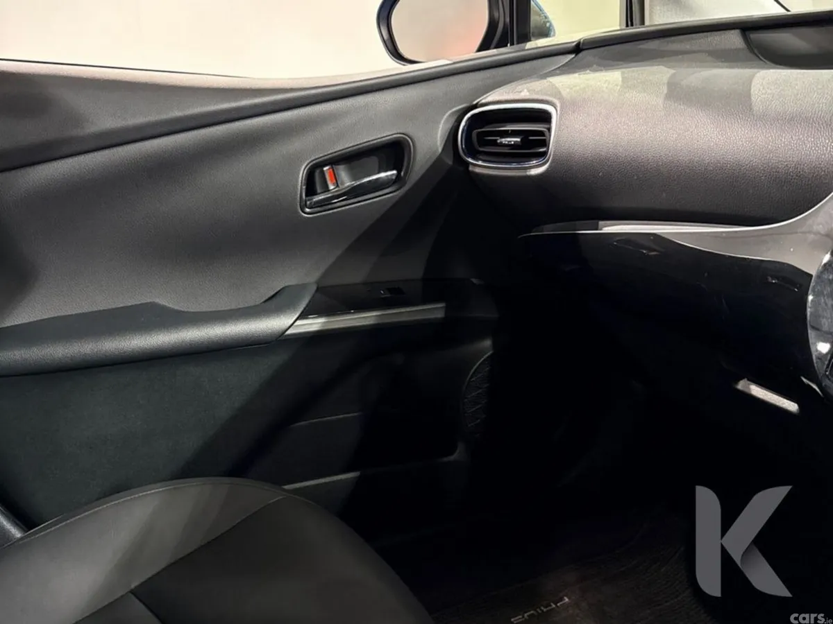 Toyota Prius Hatchback, Petrol Hybrid, 2022, Blue