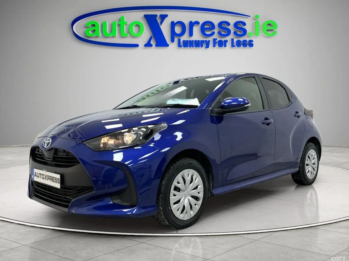 Toyota Yaris Hatchback, Petrol Hybrid, 2022, Blue