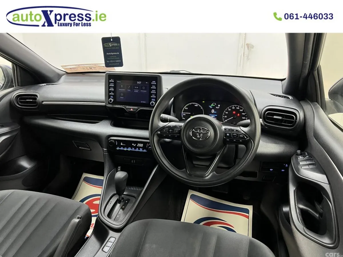 Toyota Yaris Hatchback, Petrol Hybrid, 2022, Blue