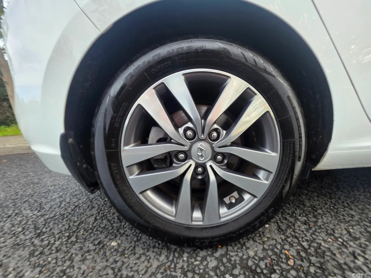 Hyundai i30 Hatchback, Petrol, 2017, White