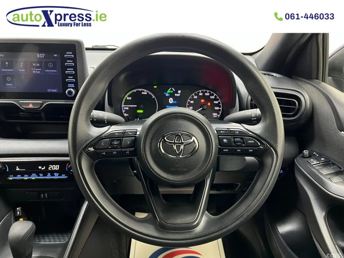 Toyota Yaris Hatchback, Petrol Hybrid, 2022, Blue