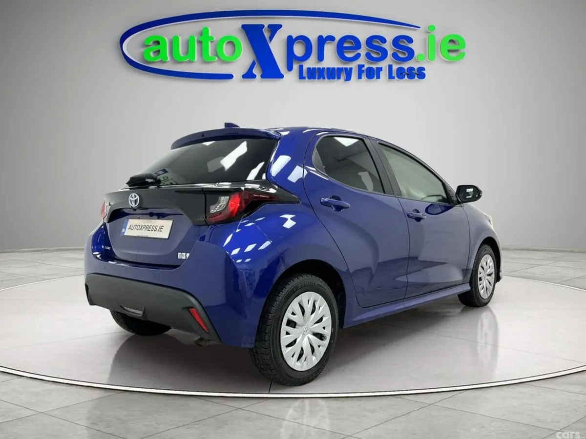 Toyota Yaris Hatchback, Petrol Hybrid, 2022, Blue