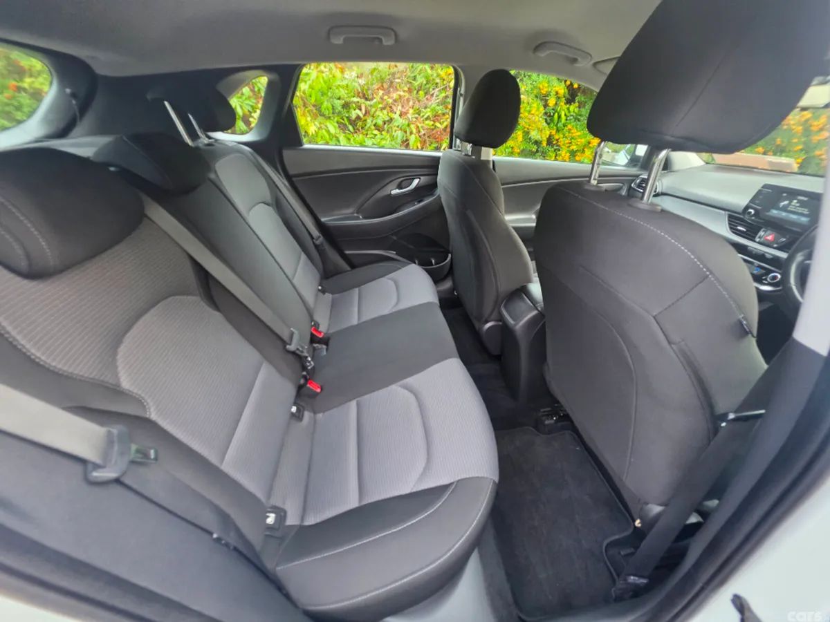 Hyundai i30 Hatchback, Petrol, 2017, White