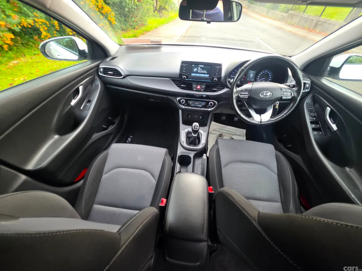 Hyundai i30 Hatchback, Petrol, 2017, White