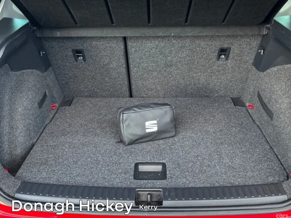 SEAT Arona SUV, Petrol, 2023, Red