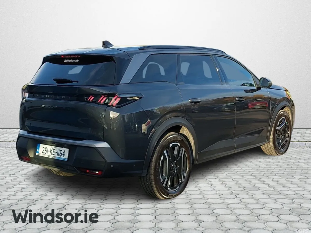 Peugeot 5008 MPV, Electric, 2025, Grey