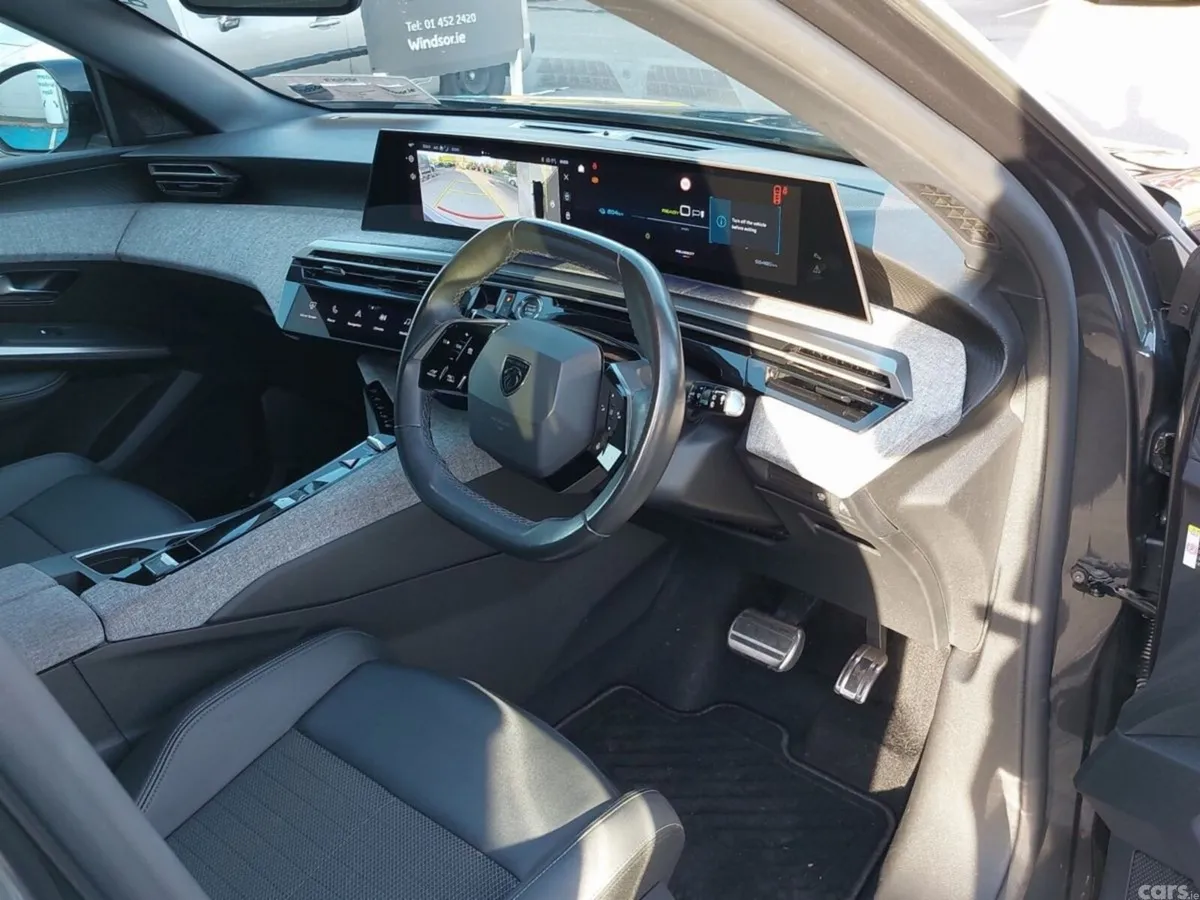 Peugeot 5008 MPV, Electric, 2025, Grey