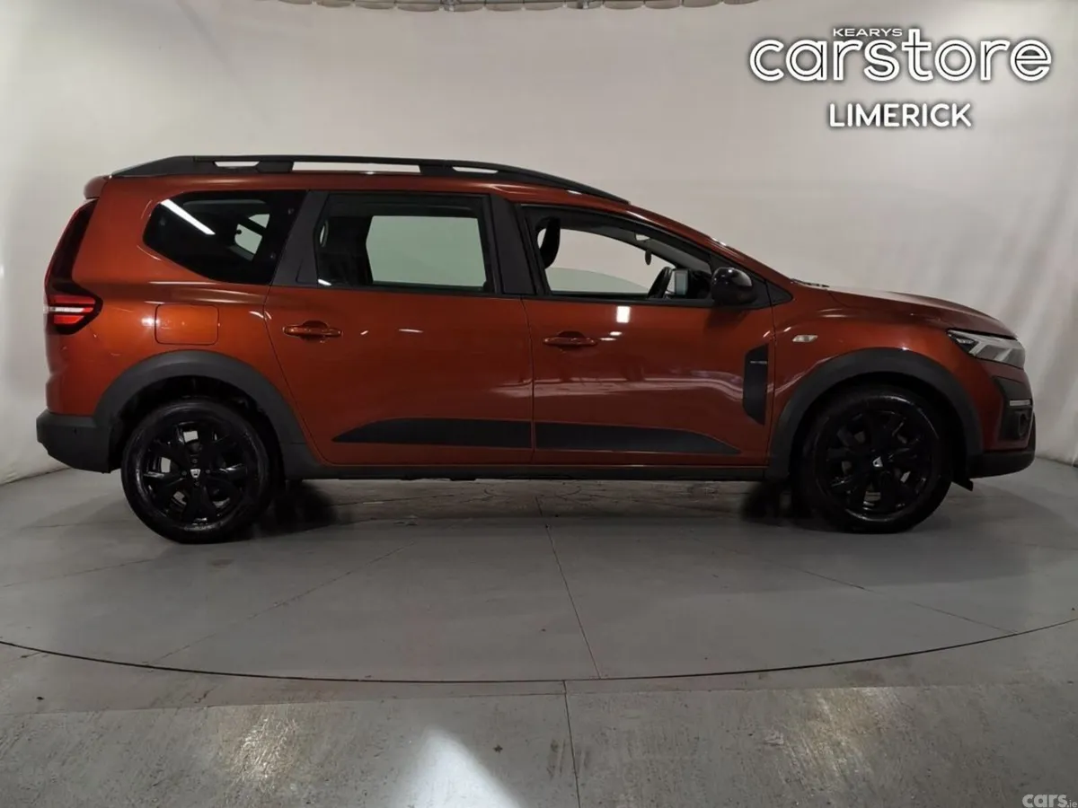 Dacia Jogger Estate, Petrol, 2023, Brown