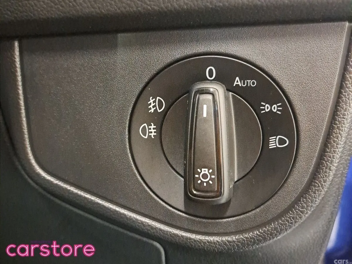 Volkswagen Polo Hatchback, Petrol, 2018, Blue