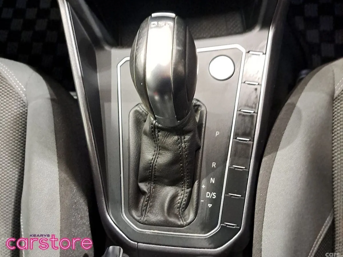 Volkswagen Polo Hatchback, Petrol, 2019, White
