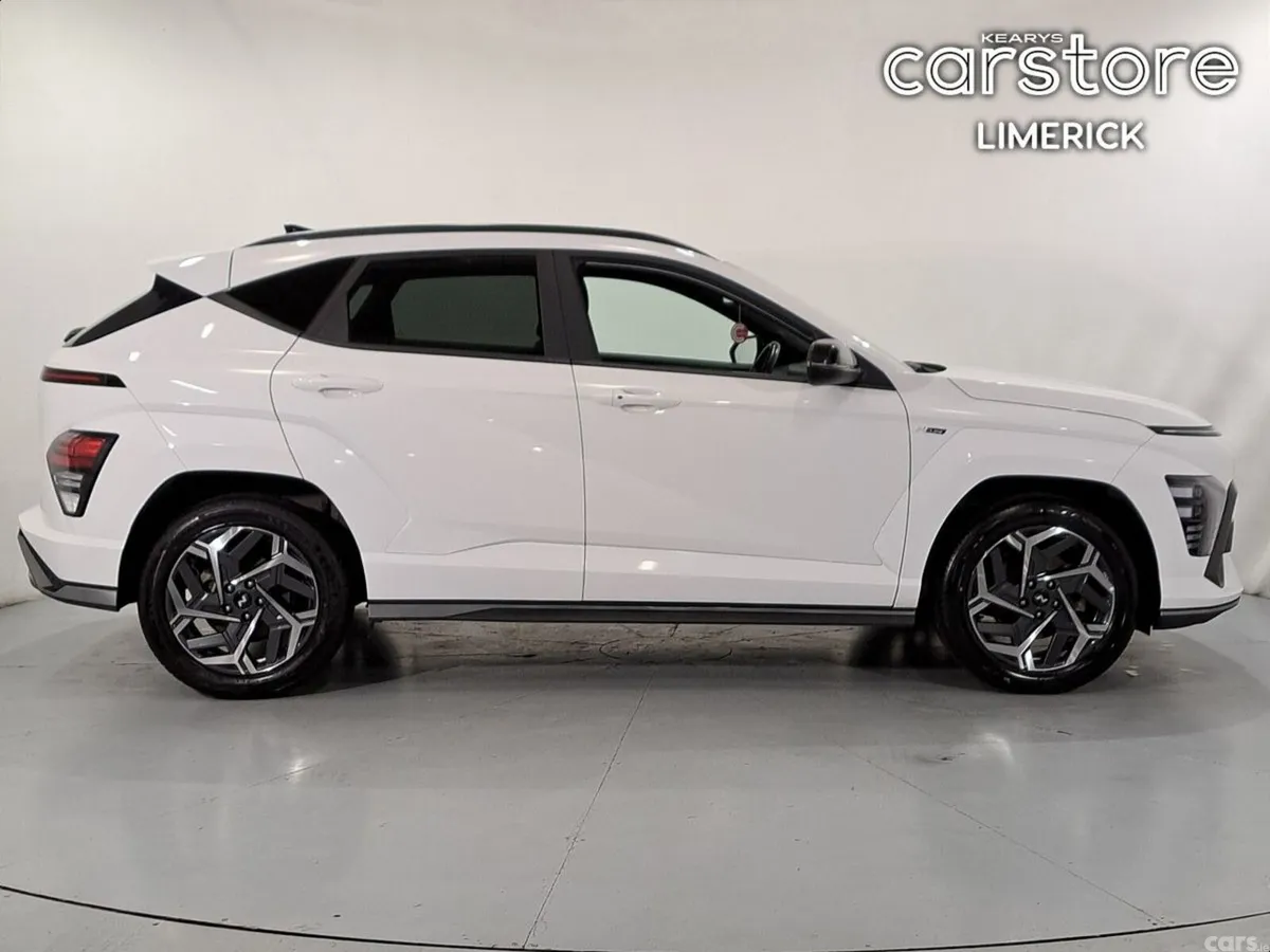 Hyundai KONA MPV, Petrol, 2023, White