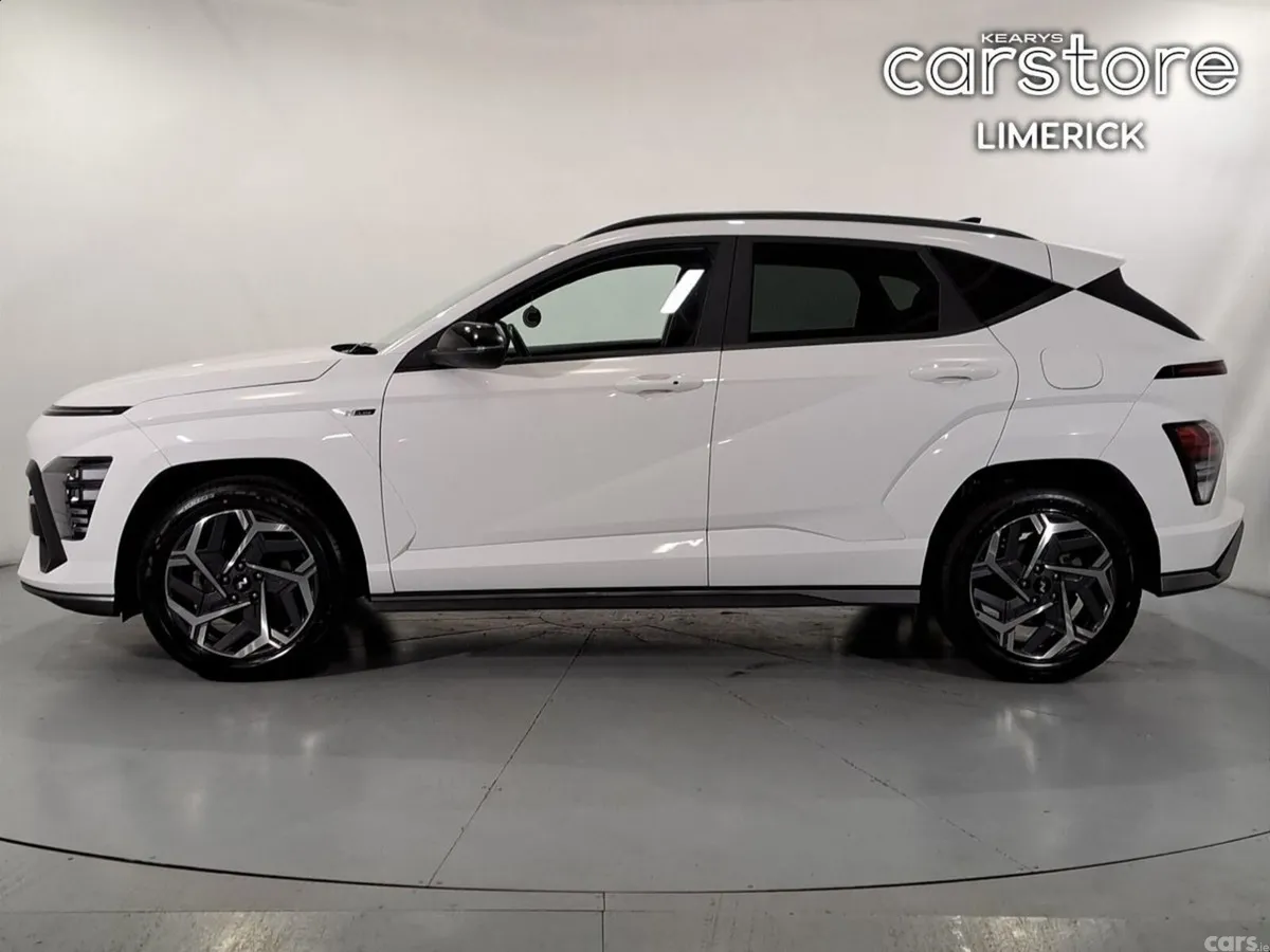 Hyundai KONA MPV, Petrol, 2023, White