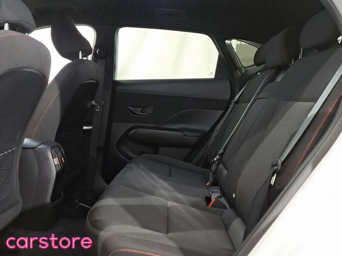 Hyundai KONA MPV, Petrol, 2023, White