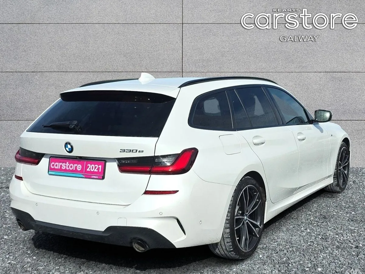 BMW 3-Series Estate, Petrol Hybrid, 2021, White