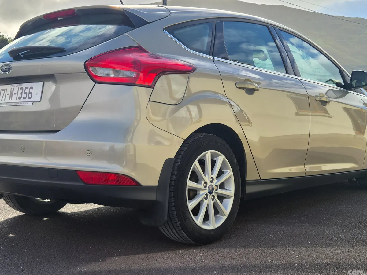 Ford Focus Hatchback, Diesel, 2017, Grey