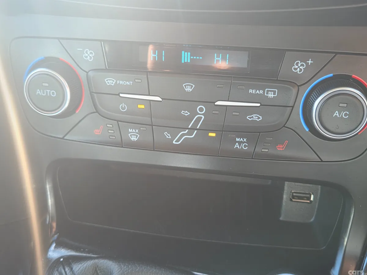 Ford Focus Hatchback, Diesel, 2017, Grey