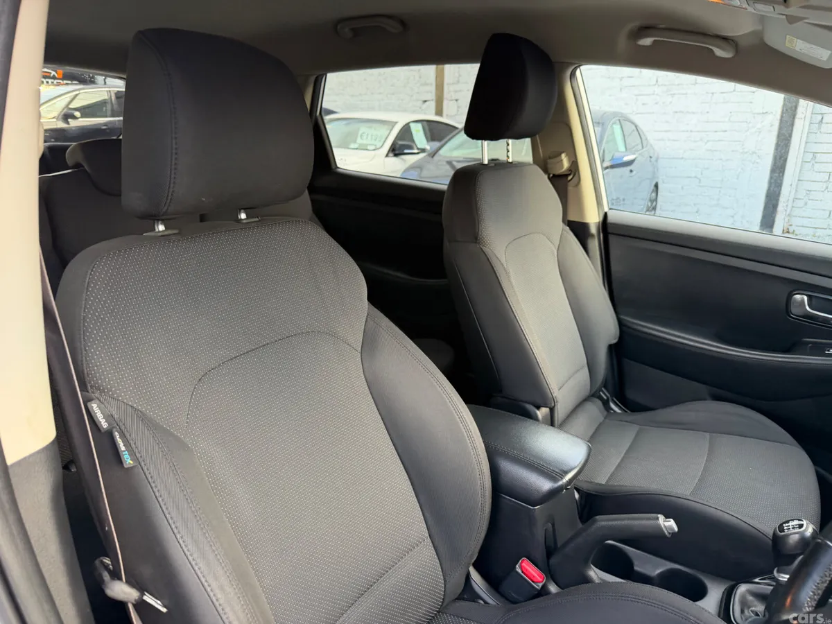 Kia Carens MPV, Diesel, 2013, Silver