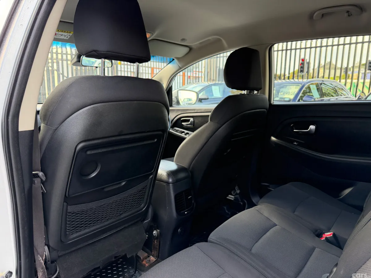 Kia Carens MPV, Diesel, 2013, Silver