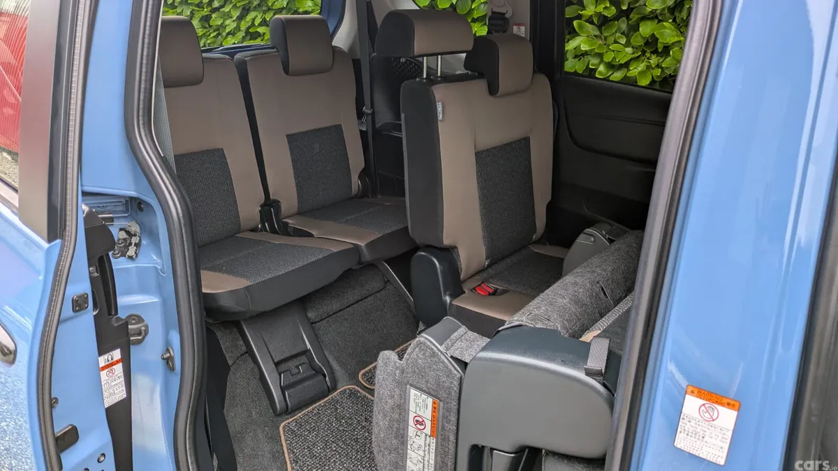 Toyota Sienta MPV, Petrol Hybrid, 2021, Blue