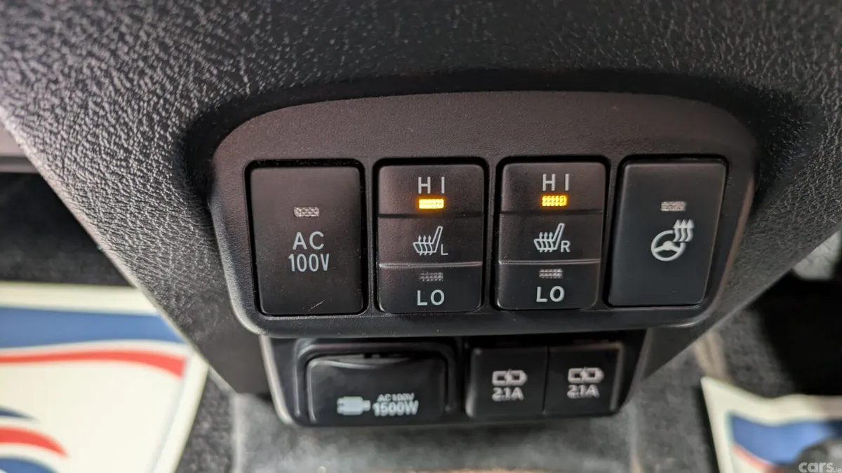 Toyota Sienta MPV, Petrol Hybrid, 2021, Blue