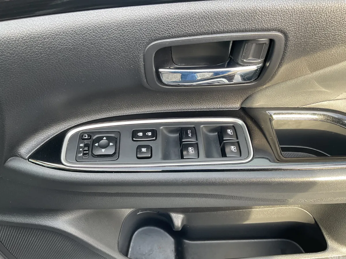 Mitsubishi Outlander SUV, Diesel, 2018, Brown