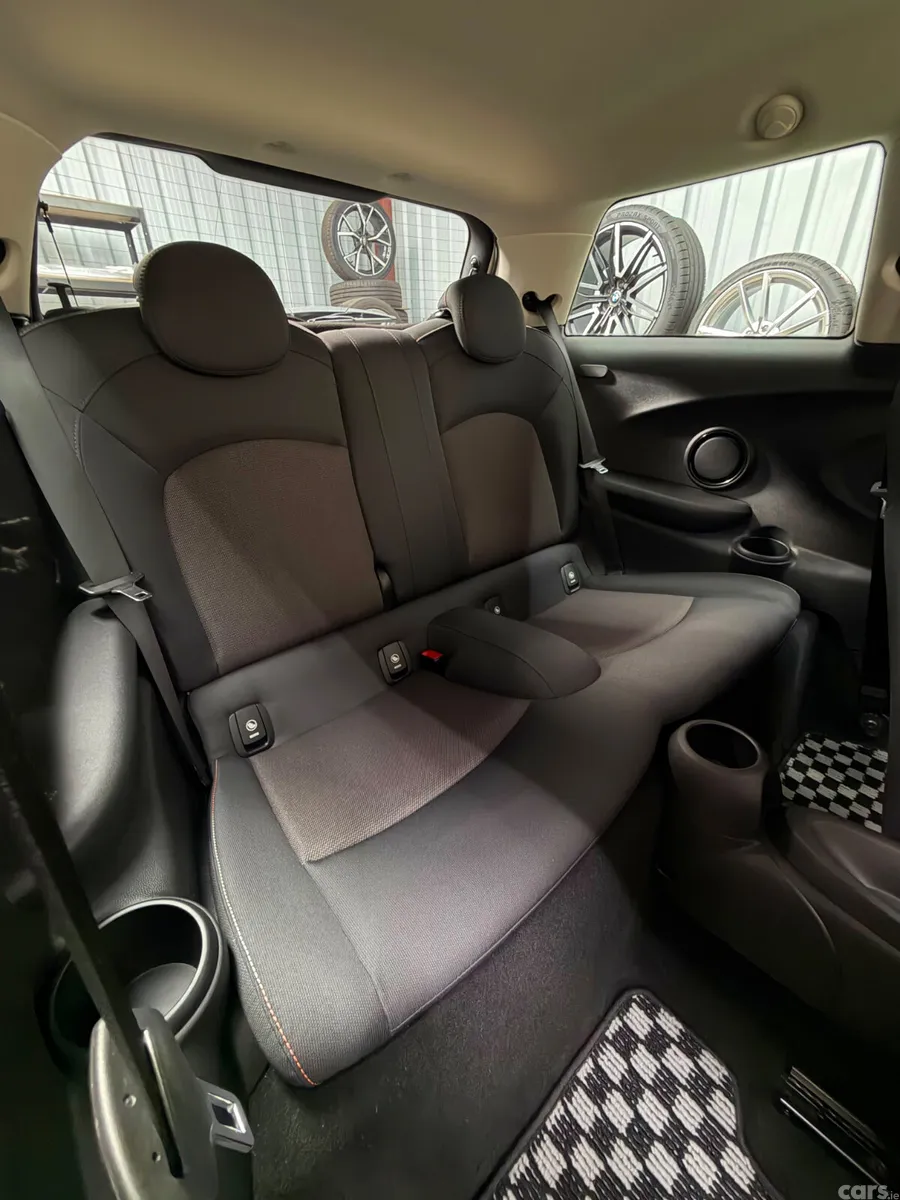Mini Cooper Hatchback, Petrol, 2017, Beige