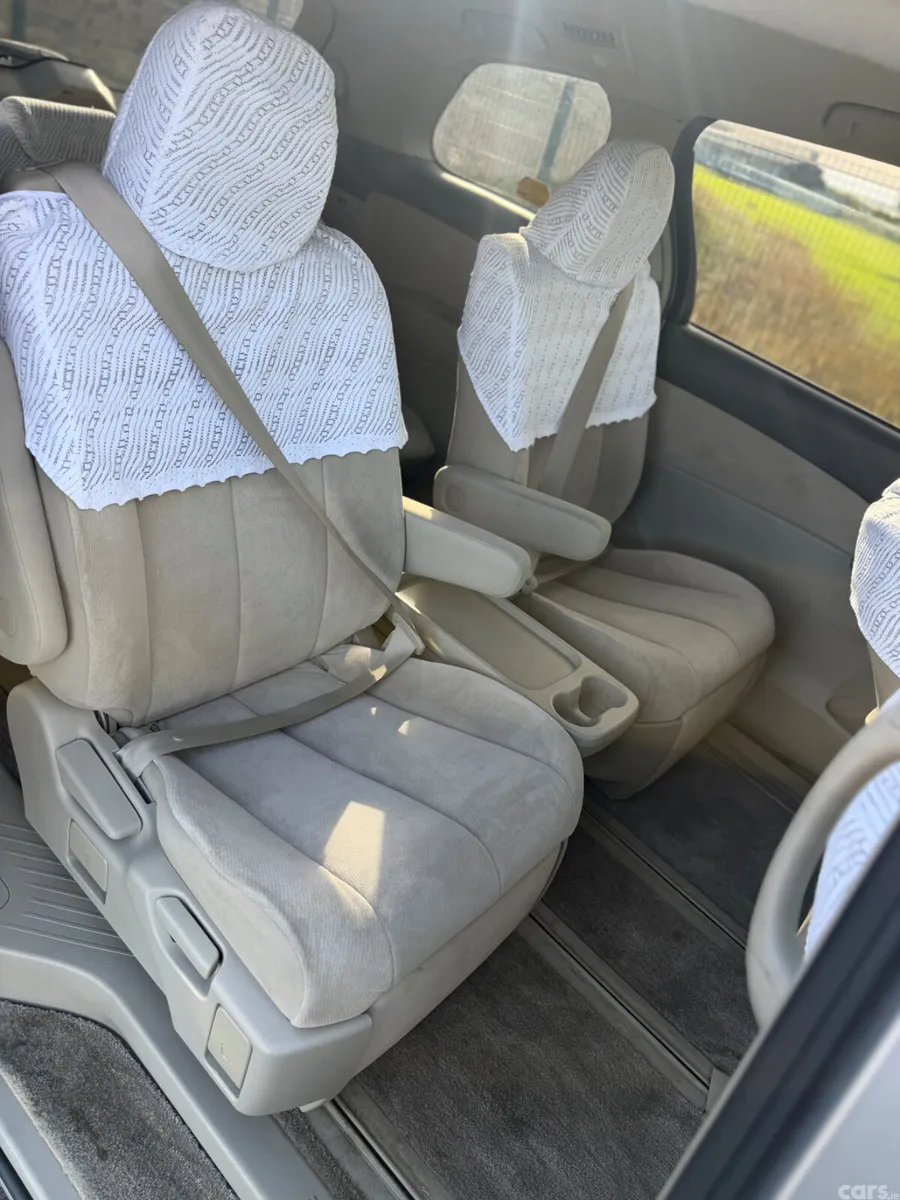 Toyota Estima MPV, Petrol Hybrid, 2011, Silver