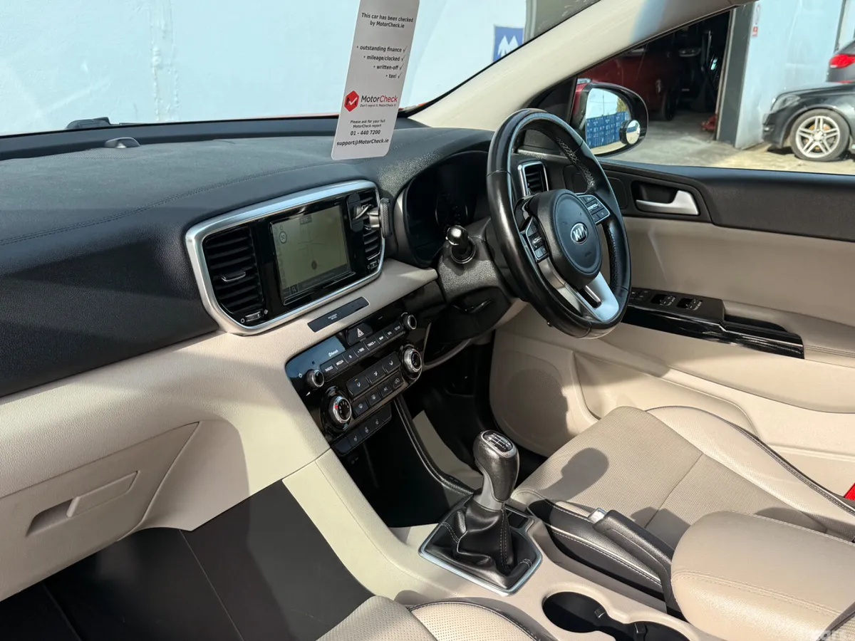 Kia Sportage SUV, Diesel, 2020, Red