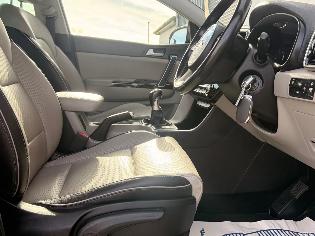 Kia Sportage SUV, Diesel, 2020, Red