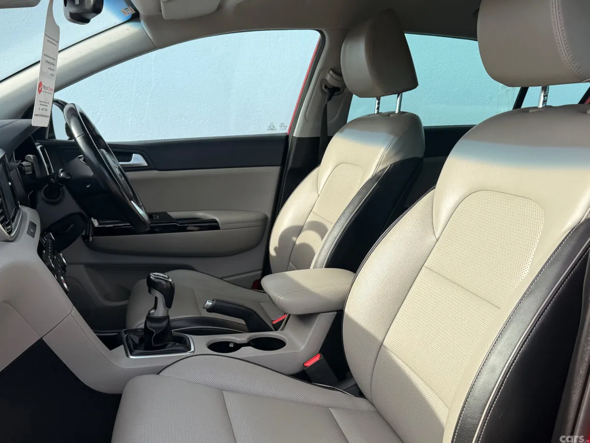 Kia Sportage SUV, Diesel, 2020, Red