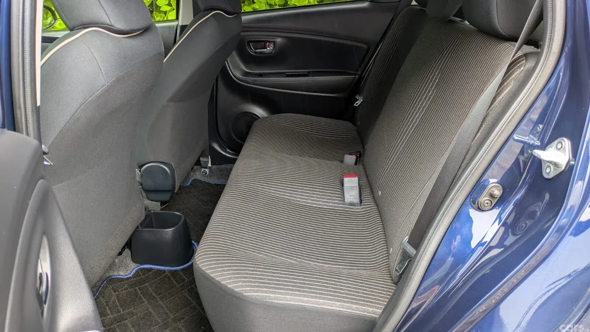Toyota Yaris Hatchback, Petrol, 2017, Blue