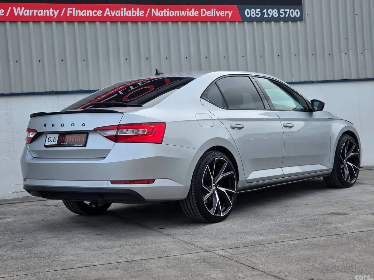 Skoda Superb Saloon, Diesel, 2022, Grey