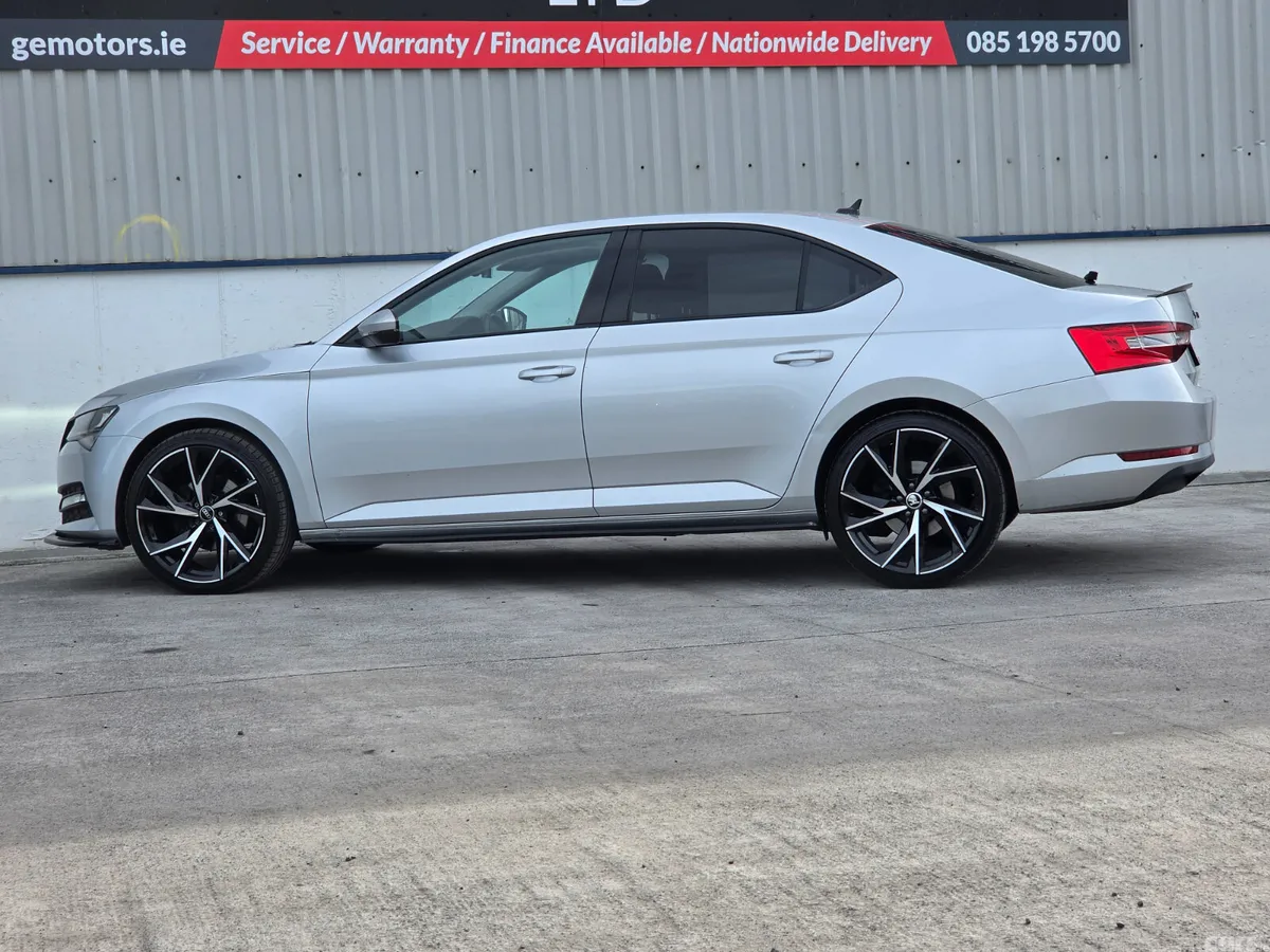 Skoda Superb Saloon, Diesel, 2022, Grey