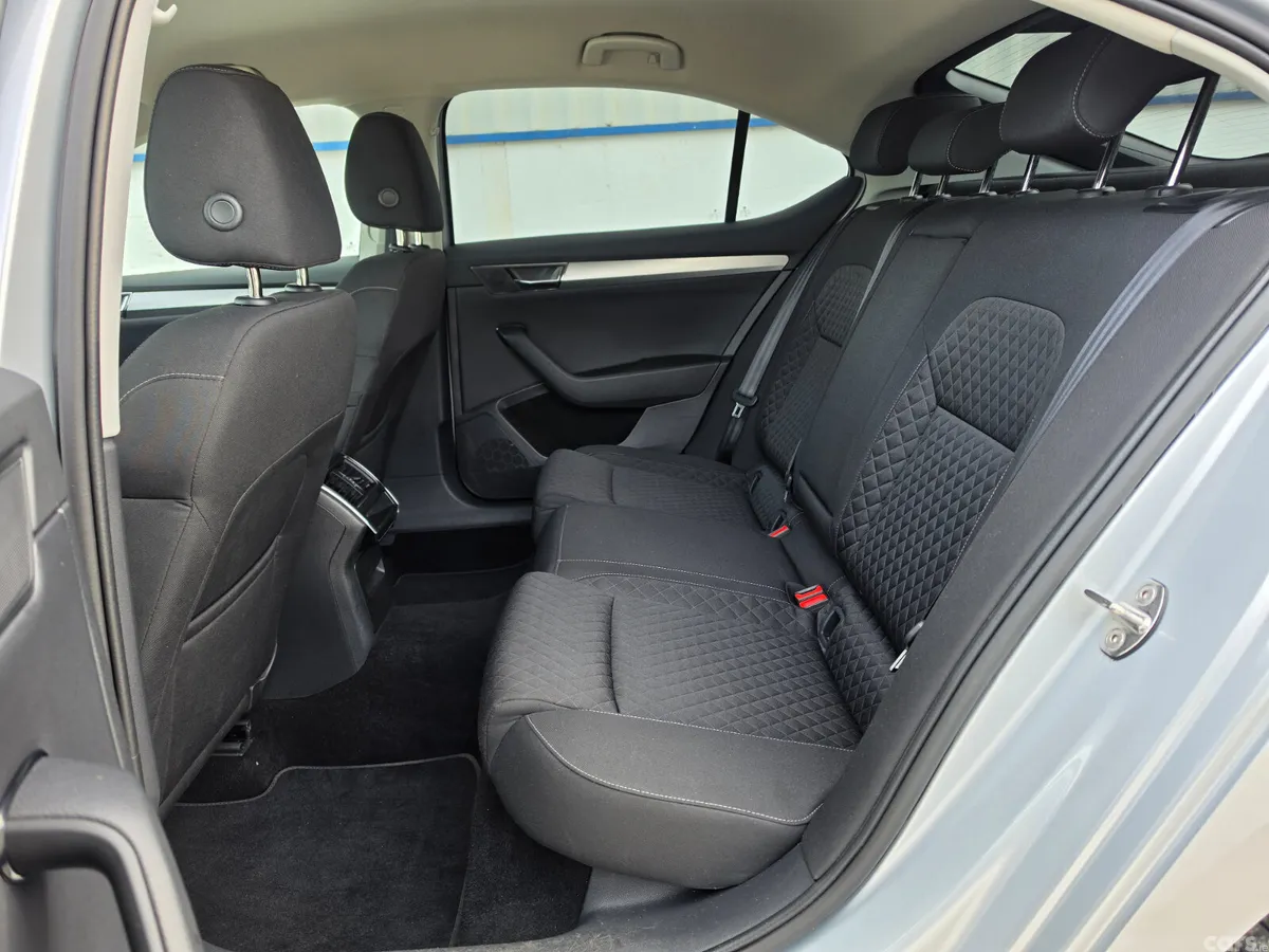 Skoda Superb Saloon, Diesel, 2022, Grey