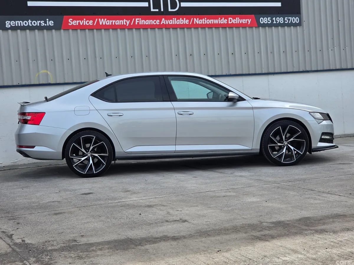 Skoda Superb Saloon, Diesel, 2022, Grey