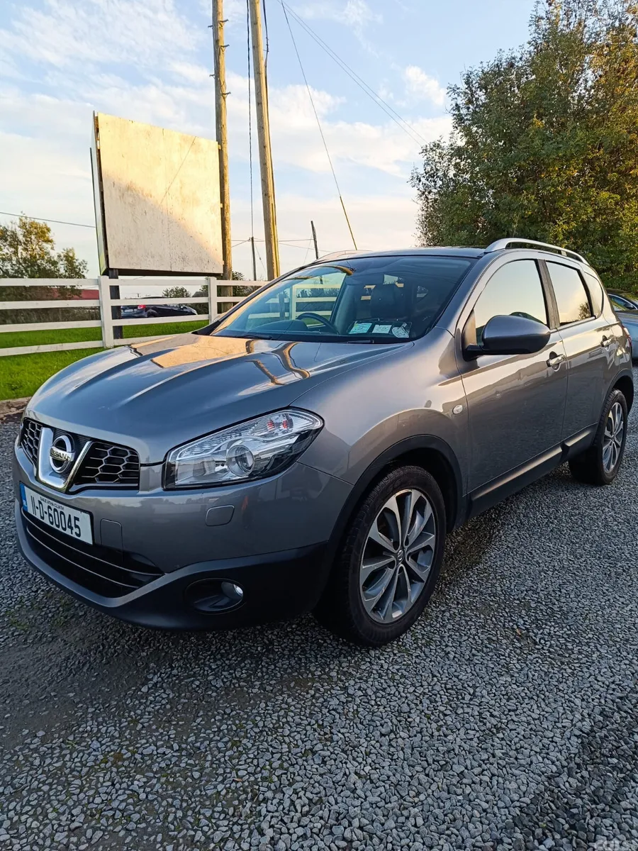 Nissan Qashqai Hatchback, Diesel, 2011, Grey