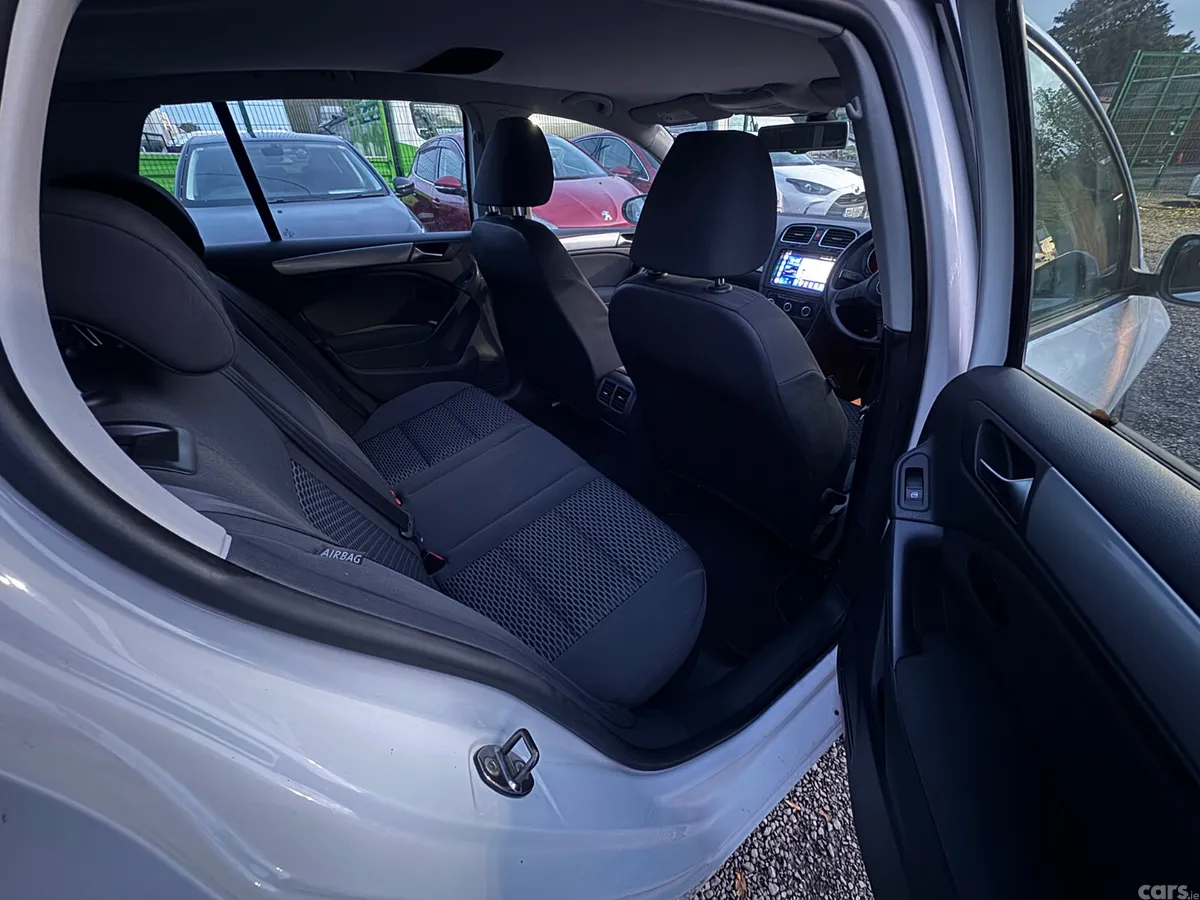 Volkswagen Golf Hatchback, Petrol, 2011, White