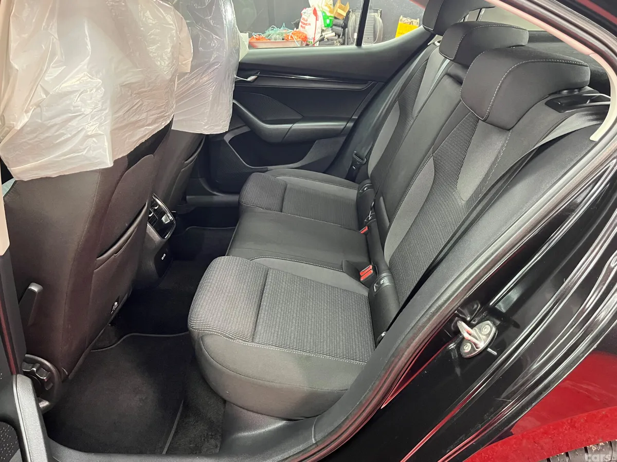 Skoda Octavia Saloon, Diesel, 2023, Black