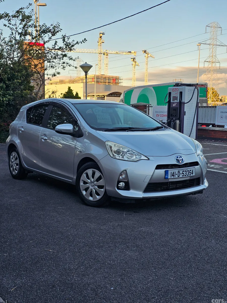 Toyota Aqua Hatchback, Petrol Hybrid, 2014, Silver