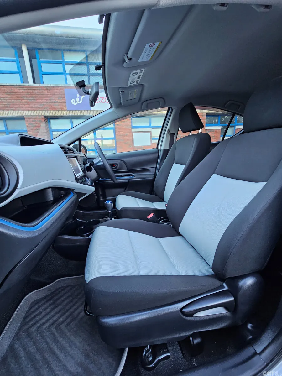 Toyota Aqua Hatchback, Petrol Hybrid, 2014, Silver