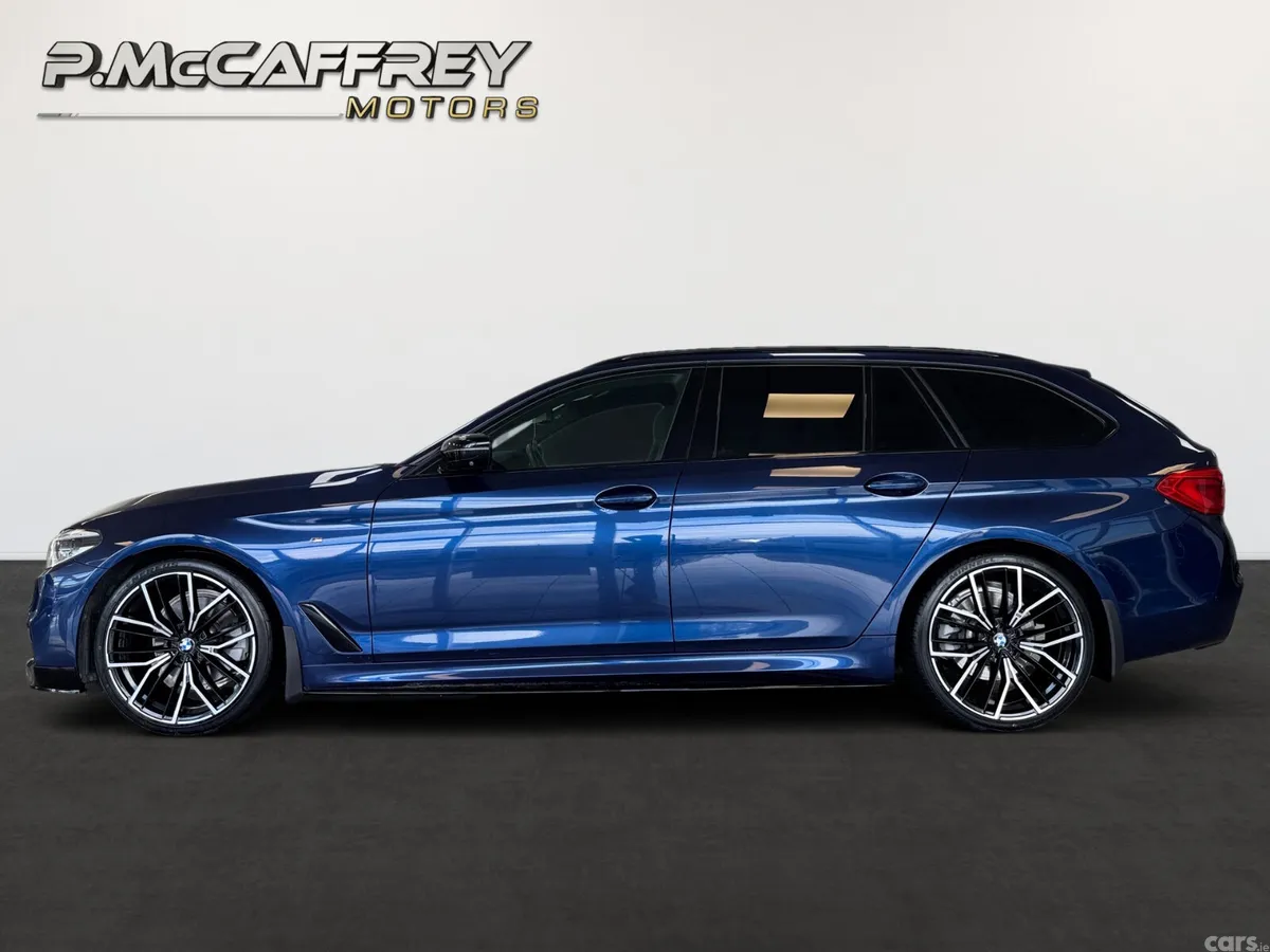 BMW 5-Series Estate, Diesel, 2018, Blue